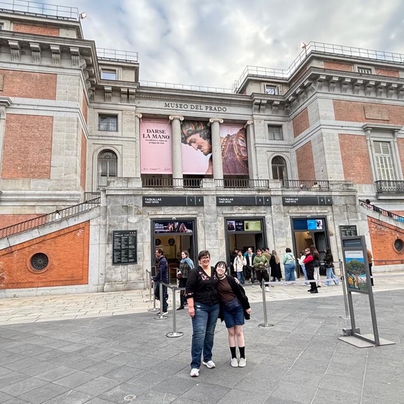 Meet your Posher, Cori - Picture 5 of 5